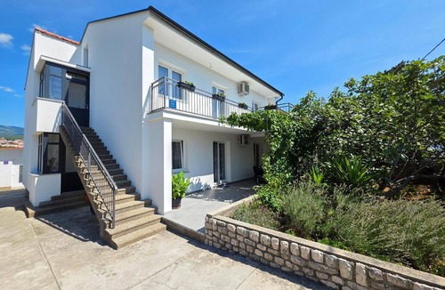 Novi Vinodolski Apartment | Ground floor apartment with terrace and barbecue