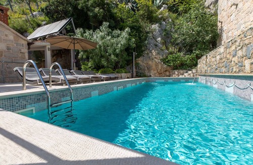 Borak Apartment | Guest House 'Villa Jasmin - Pet Friendly' with Shared Terrace, Shared Garden and Wi-Fi