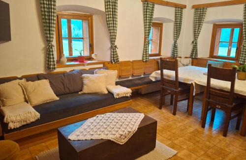 Studor House | Guhar Homestead - Triglav Valley Retreat