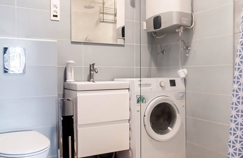 Cesarica Apartment | Hangulatos, pároknak tökéletes kényelmet ad a kertre nyíló, medencénél lévő apt.