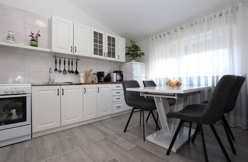 Banjole Apartment | HAWAII One-Bedroom Apartment 7