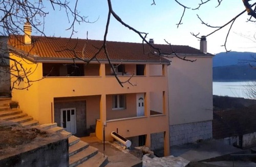 Garjak Apartment | Hearts of Vrlika Country Stay - Two bedroom apartment with lake view