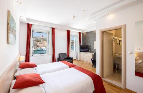 Trogir Hotel | Heritage Hotel Vila Sikaa