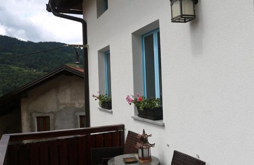 Podmelec House | Hiša Nad Reko Baca