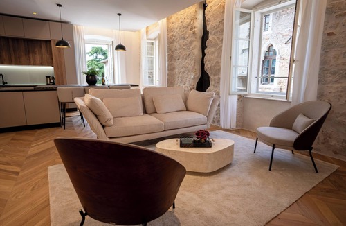 City Center Apartment | Historic Apartment, in pedestrian zone 50 mt from the sea.