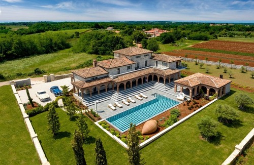 Vizinada House | Historic Tuscan Mansion in Istria with Pool