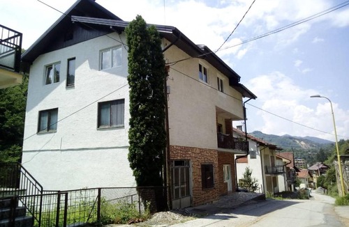 Milici Hotel | HM - konak