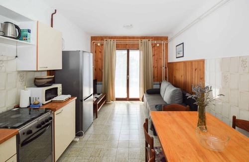 Pjescana Uvala Apartment | Holiday apartment with terrace and air conditioning
