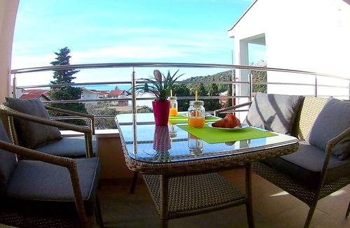 Podaca Apartment | Holiday apartment 100 m to the beach and with air conditioning