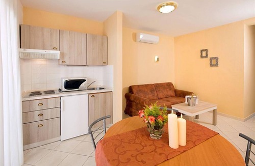 Monterol Apartment | Holiday Apartment - 5 people, 42 m² living space, 2 bedroom, Internet/WIFI, Internet access
