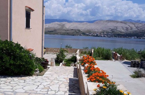 Pag Apartment | Holiday apartment 50 m from the Adriatic Sea