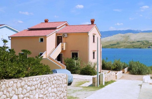 Pag Apartment | Holiday apartment 50 m from the Adriatic Sea
