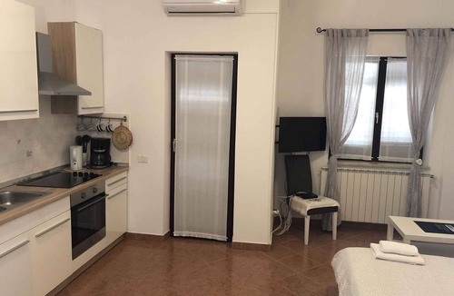 Veleniki Apartment | Holiday apartment in a quiet location