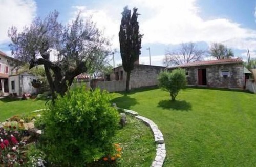 Sajini Apartment | Holiday apartment in pittoresque Istrian village