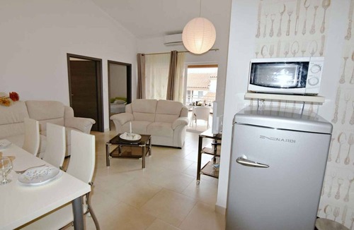 Tar Apartment | Holiday apartment Noah 3 pool playroom