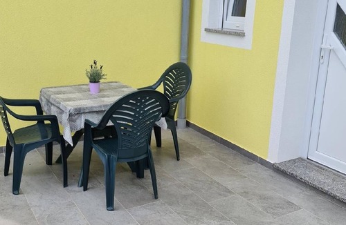 Salatic Apartment | Holiday apartment Vrh for 1 - 3 persons with 1 bedroom - Twin house