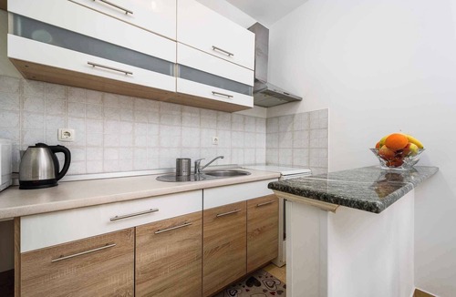 Murine Apartment | Holiday apartment with internet, air conditioning, terrace and garden in a quiet location