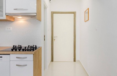 Grebastica Apartment | Holiday apartment with view of the water