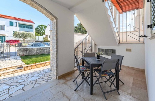 Brulo Apartment | Holiday apartment with air conditioning and terrace