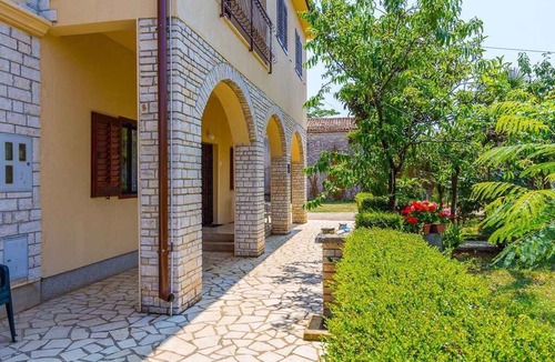 Sisan Apartment | Holiday apartment with air conditioning