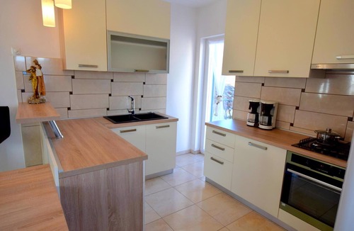 Porat Apartment | Holiday apartment with balcony and air conditioning