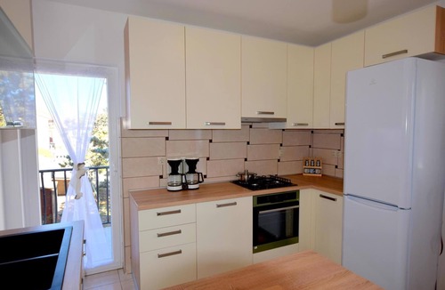 Porat Apartment | Holiday apartment with balcony and air conditioning