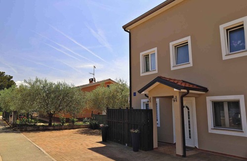 Murine Apartment | Holiday apartment with internet, air conditioning, terrace in a quiet location