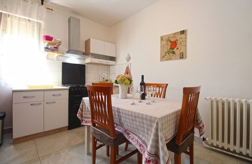Muntic Apartment | Holiday apartment with parking