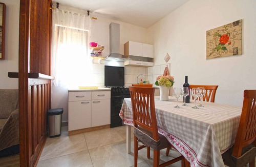 Muntic Apartment | Holiday apartment with parking
