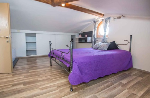 Nova Vas Apartment | Holiday apartment with pool and Tuscan style