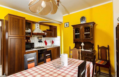 Salatic Apartment | Holiday apartment with pool