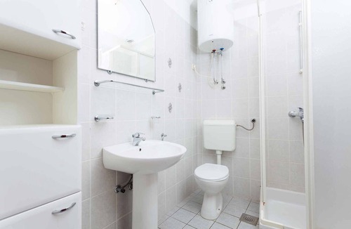 Smokvica Apartment | Holiday apartment with sea view and balcony only 50 m from the beach