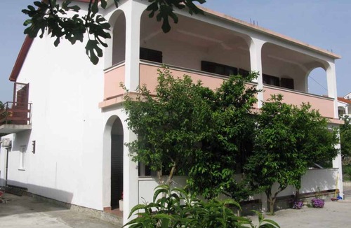 Lopar Apartment | Holiday apartment with terrace