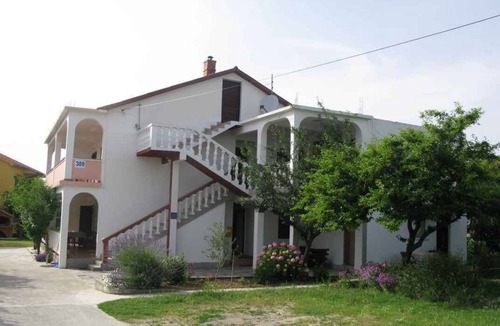 Lopar Apartment | Holiday apartment with terrace