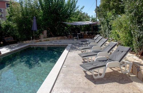 Muntic Apartment | holiday flat "Eti and Mia" with swimming pool