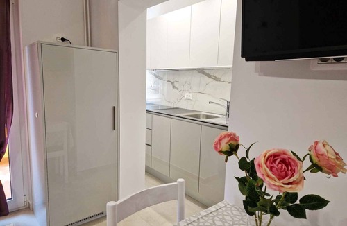 Baska Apartment | Holiday flat modernly furnished only 300 m from the sea