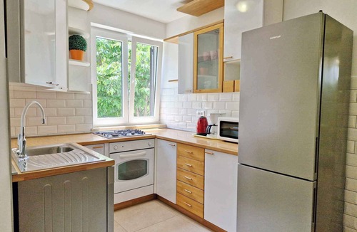 Baska Apartment | Holiday flat with air conditioning and terrace