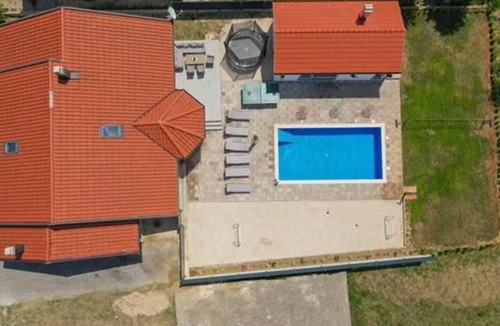Donji Prolozac House | Holiday home Ana with pool and jacuzzi, 5 bedrooms