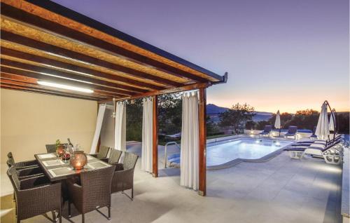 Bajagic House | Holiday Home Bajagic 90 With Outdoor Swimmingpool