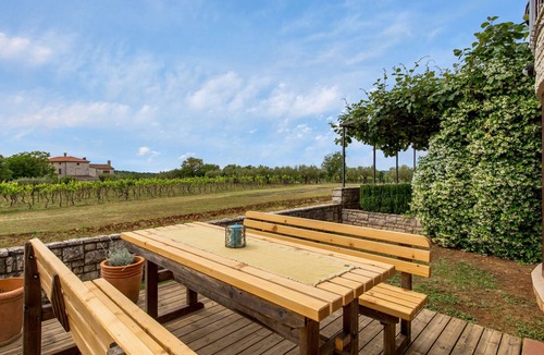 Tar House | Holiday Home Bellavista/HR-11042-01 by Interhome