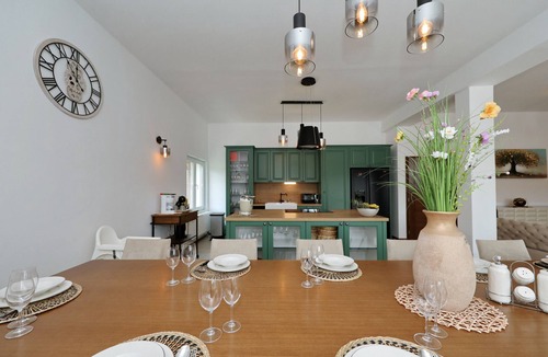 Lovinac House | Holiday Home Demare with Heated Pool
