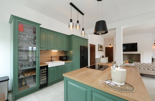 Lovinac House | Holiday Home Demare with Heated Pool