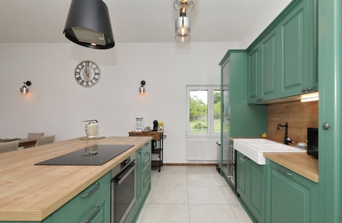 Lovinac House | Holiday Home Demare with Heated Pool