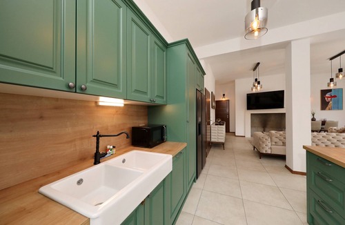 Lovinac House | Holiday Home Demare with Heated Pool