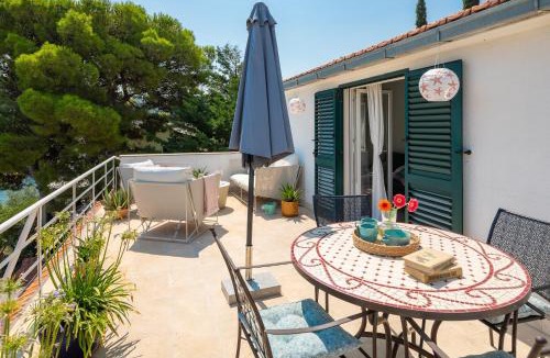 Splitska Apartment | Holiday Home Dora