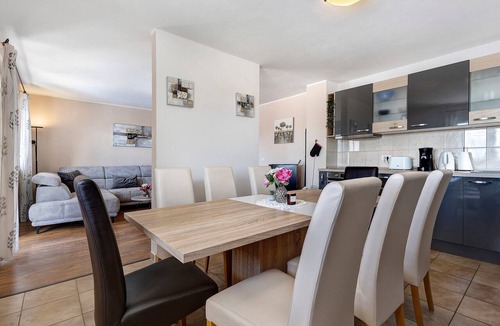 Marcana House | Holiday Home 'Dorina' with Private Pool, Wi-Fi, and Air Conditioning