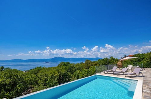 Kostrena House | Holiday Home Elora Seaview Private Pool And Garden - Happy Rentals