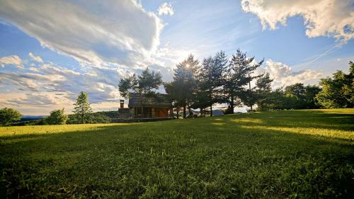 Ivancna Gorica Ski Chalet | Holiday Home Ernest Železni with hot tub