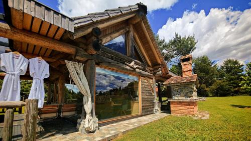 Ivancna Gorica Ski Chalet | Holiday Home Ernest Železni with hot tub