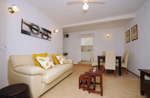 Presika House | Holiday home in a quiet location